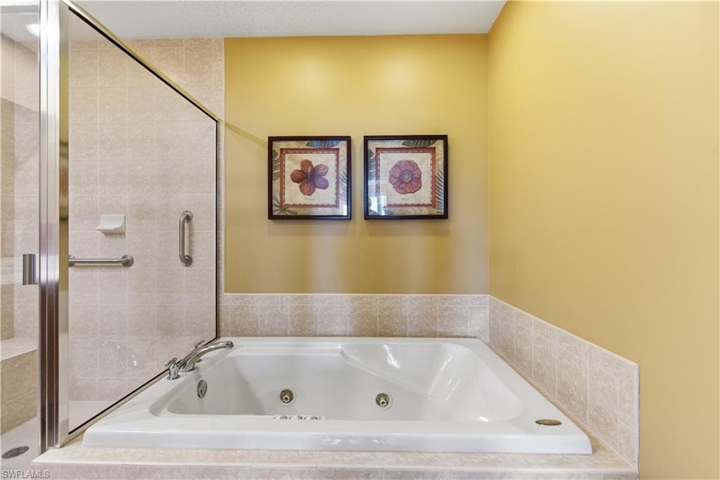 2748 Tiburon BLVD E C404-26
