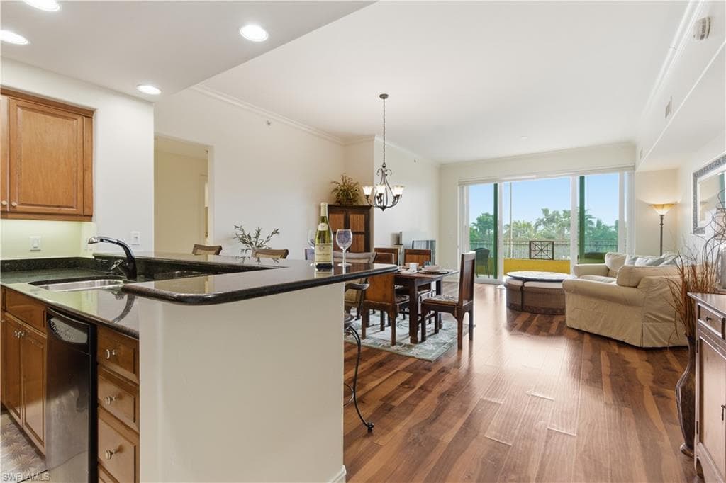 2748 Tiburon BLVD E C404-3