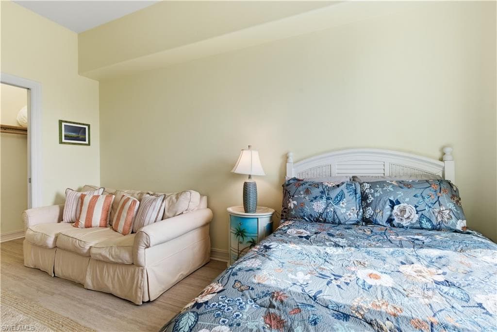 2748 Tiburon BLVD E C404-32