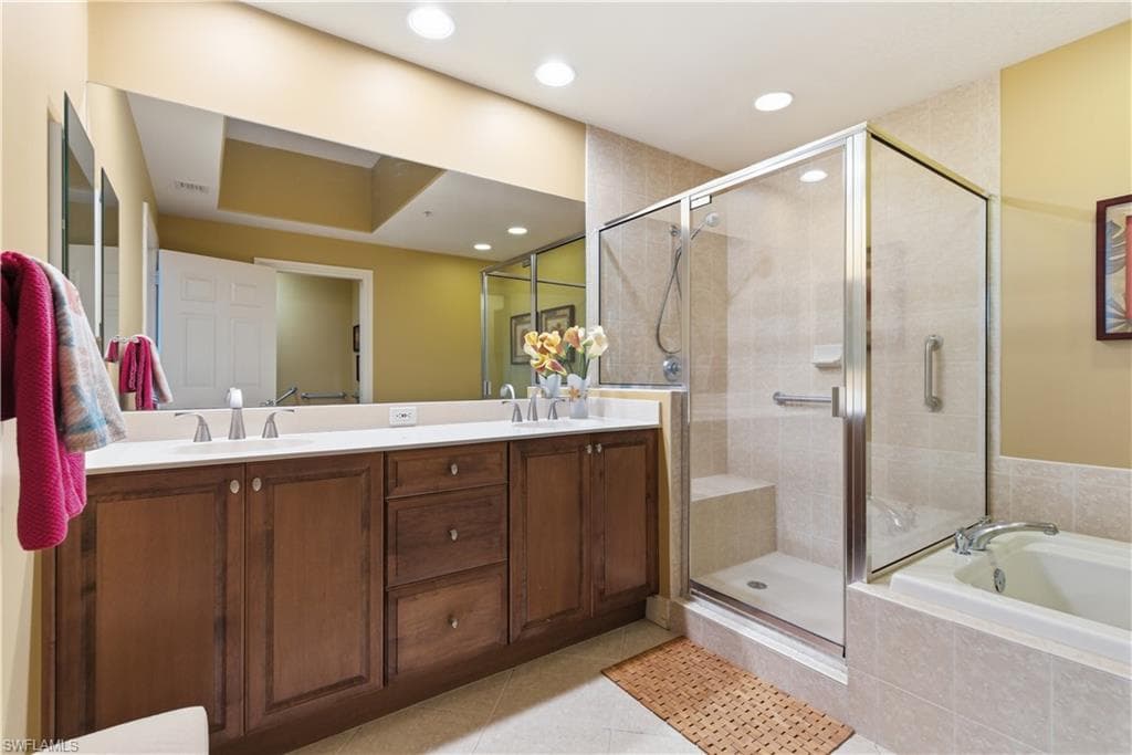 2748 Tiburon BLVD E C404-24