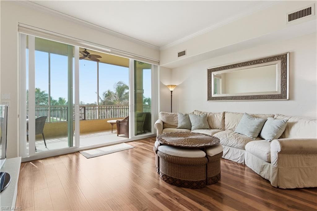2748 Tiburon BLVD E C404-15