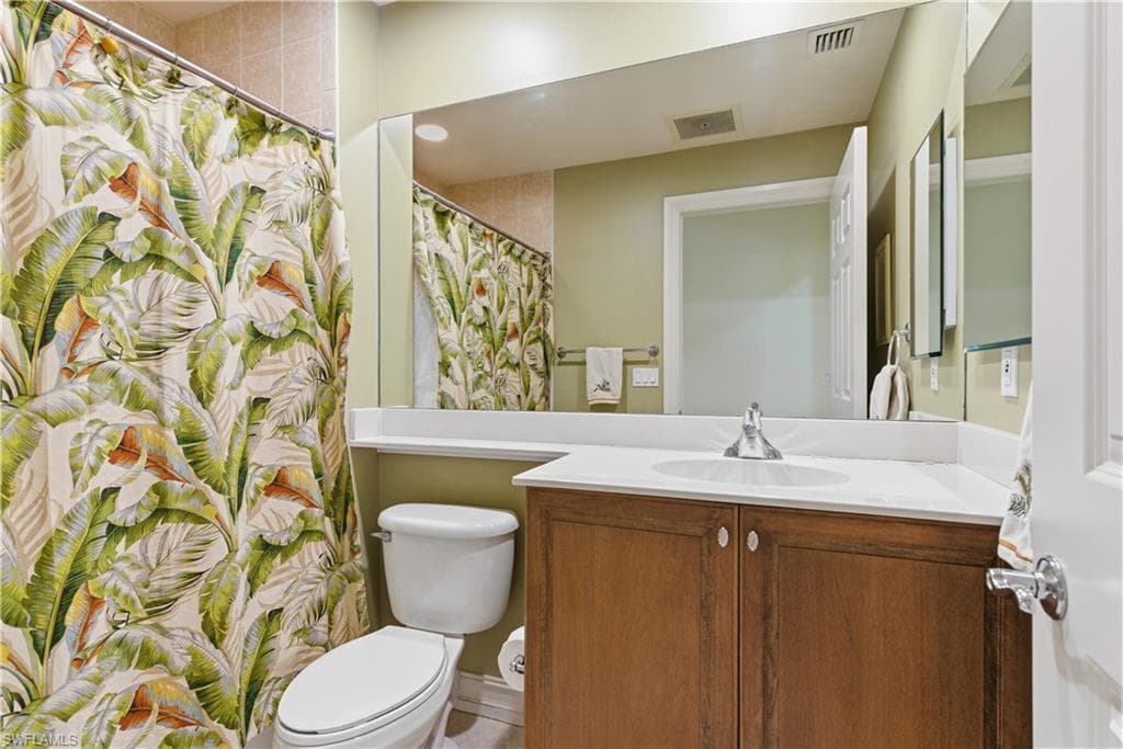 2748 Tiburon BLVD E C404-29
