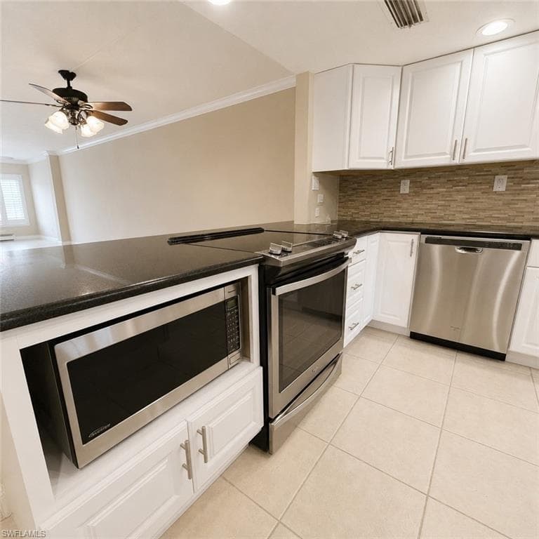 2264 Winkler AVE 202-6