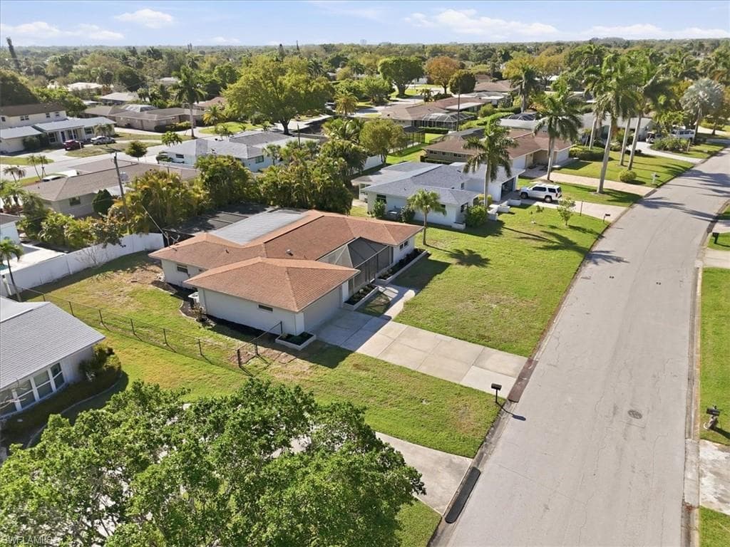 5051 Fairfield DR-43
