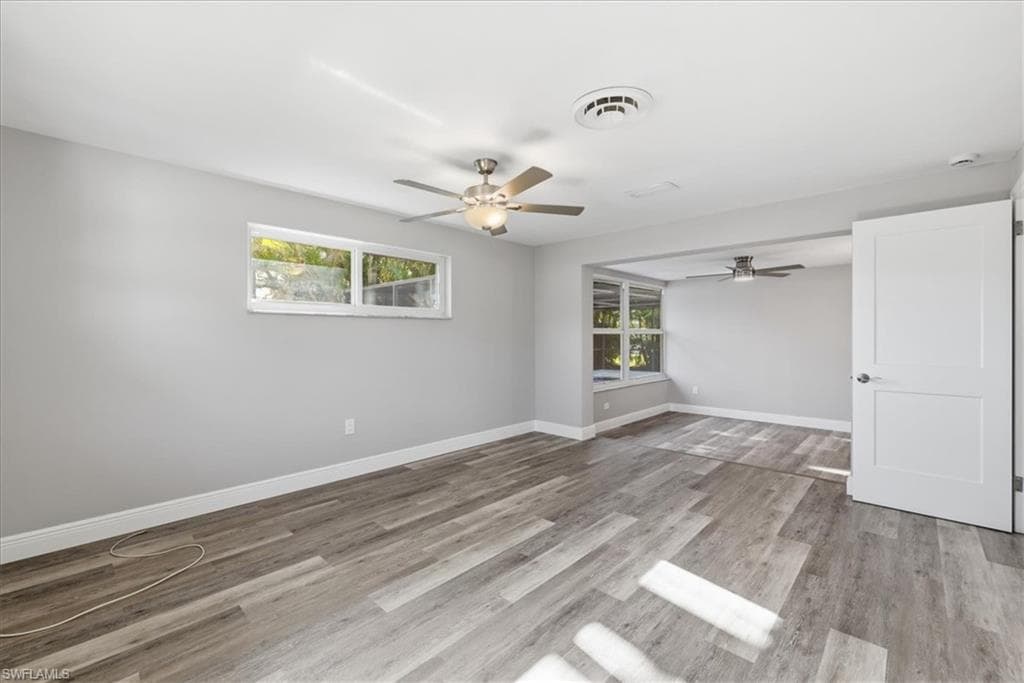 5051 Fairfield DR-16