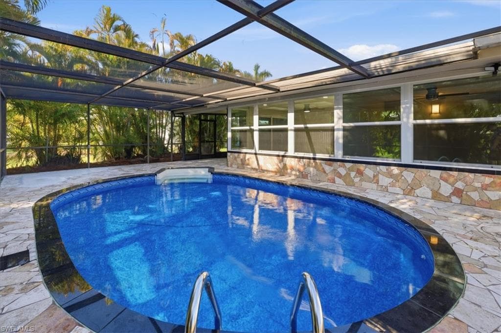 5051 Fairfield DR-32