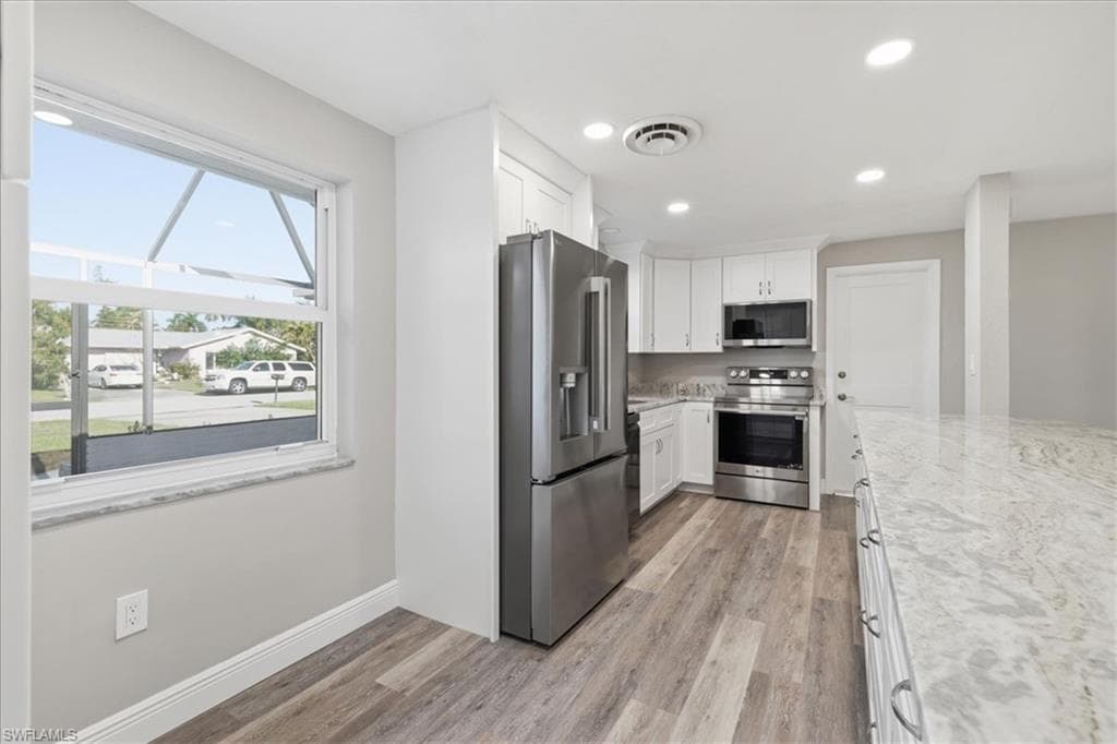 5051 Fairfield DR-9