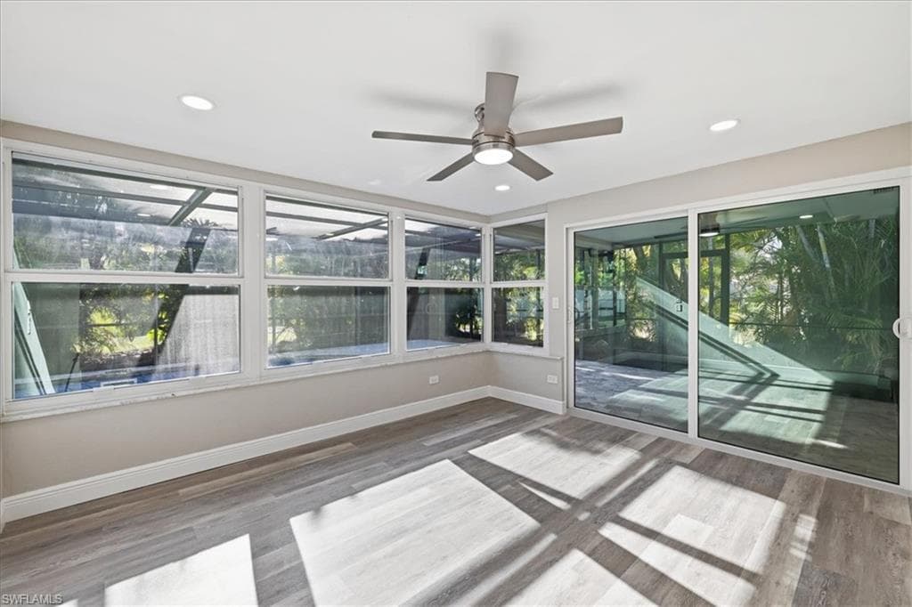 5051 Fairfield DR-24
