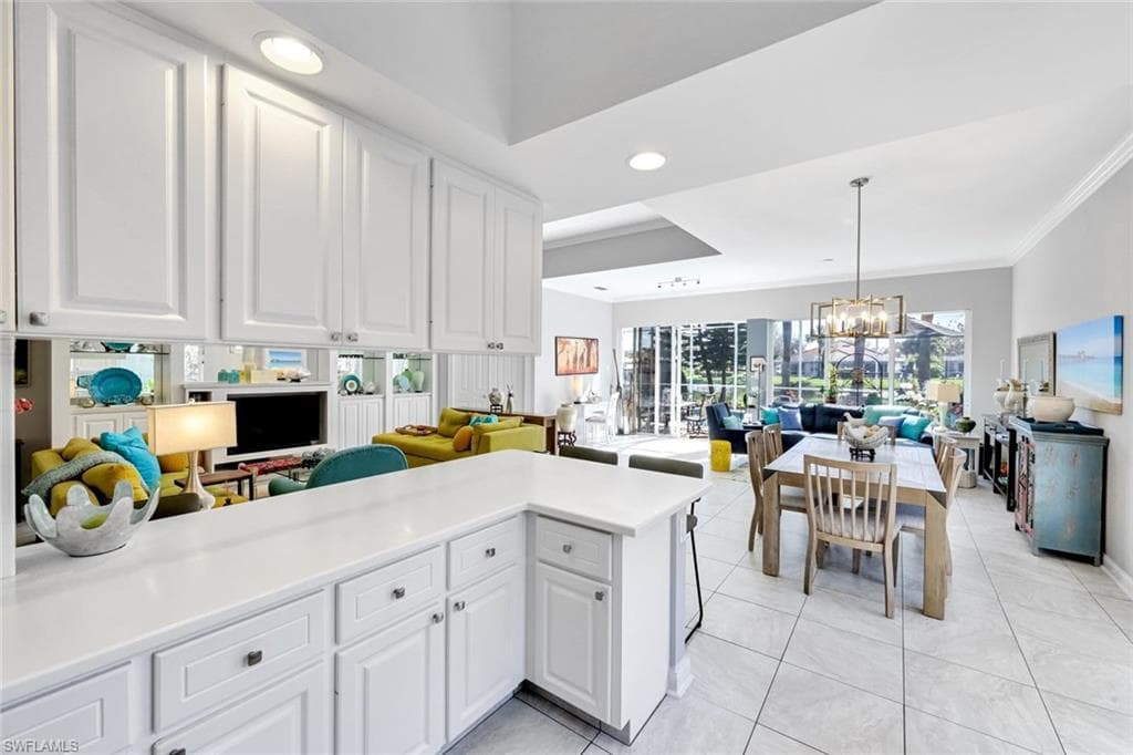 2925 Gilford WAY-17