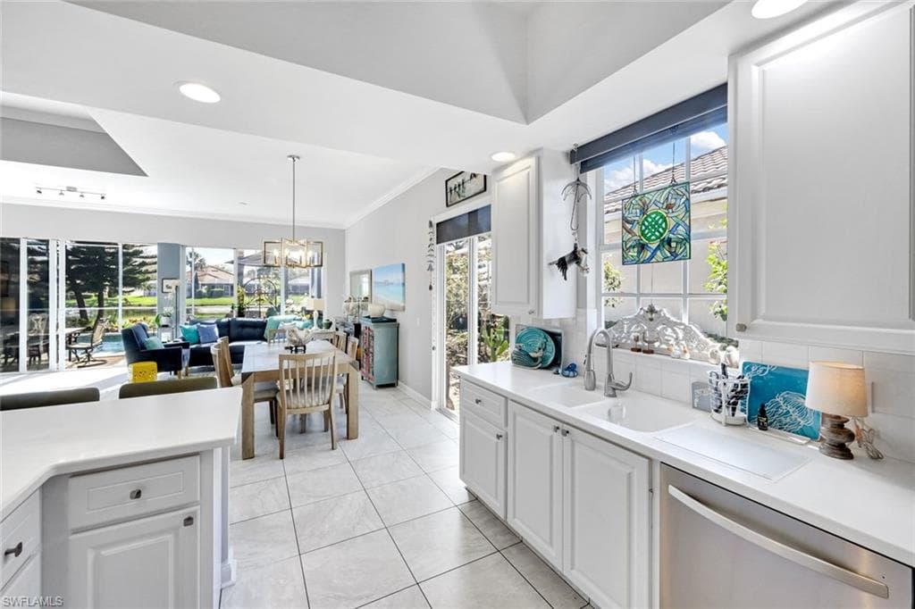 2925 Gilford WAY-16