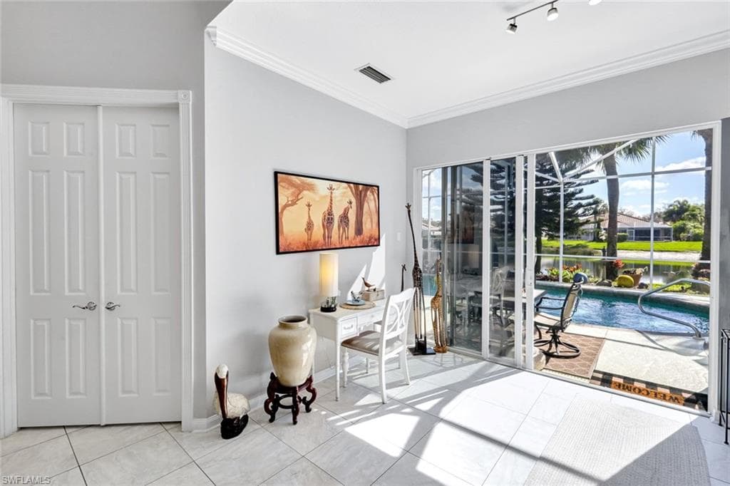 2925 Gilford WAY-14