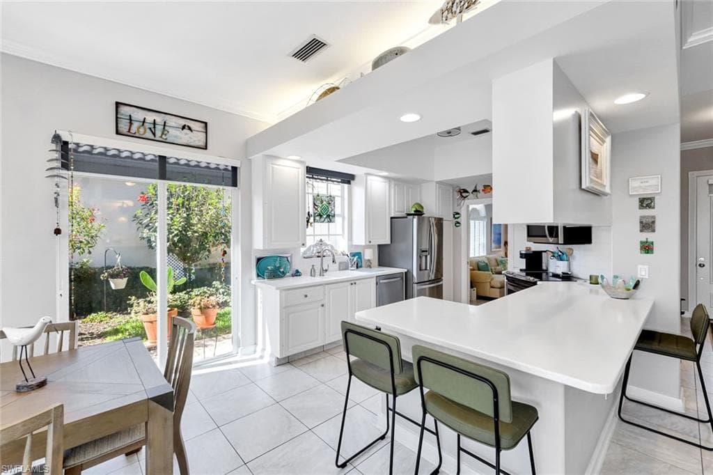 2925 Gilford WAY-18