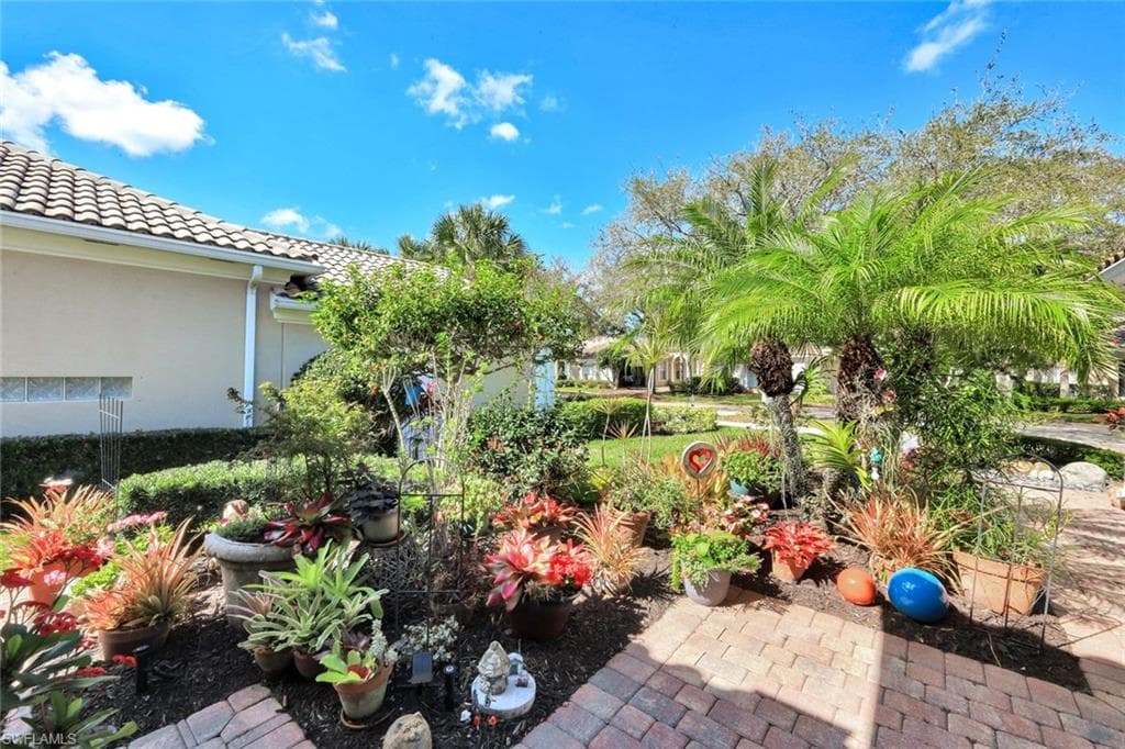2925 Gilford WAY-39