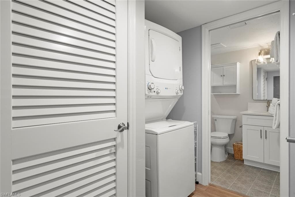 1919 Olde Middle Gulf DR 401-28