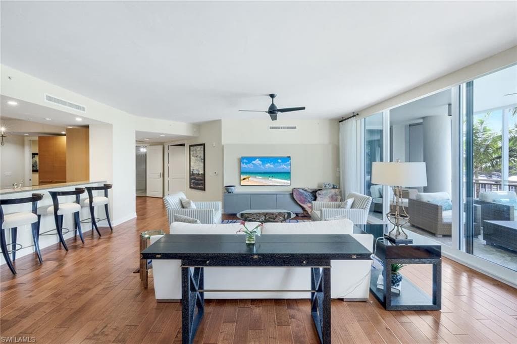 13675 Vanderbilt DR 406-7