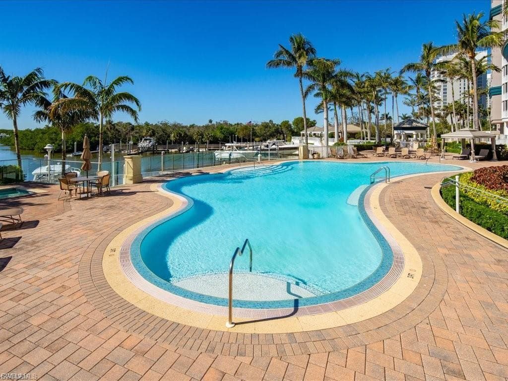 13675 Vanderbilt DR 406-32