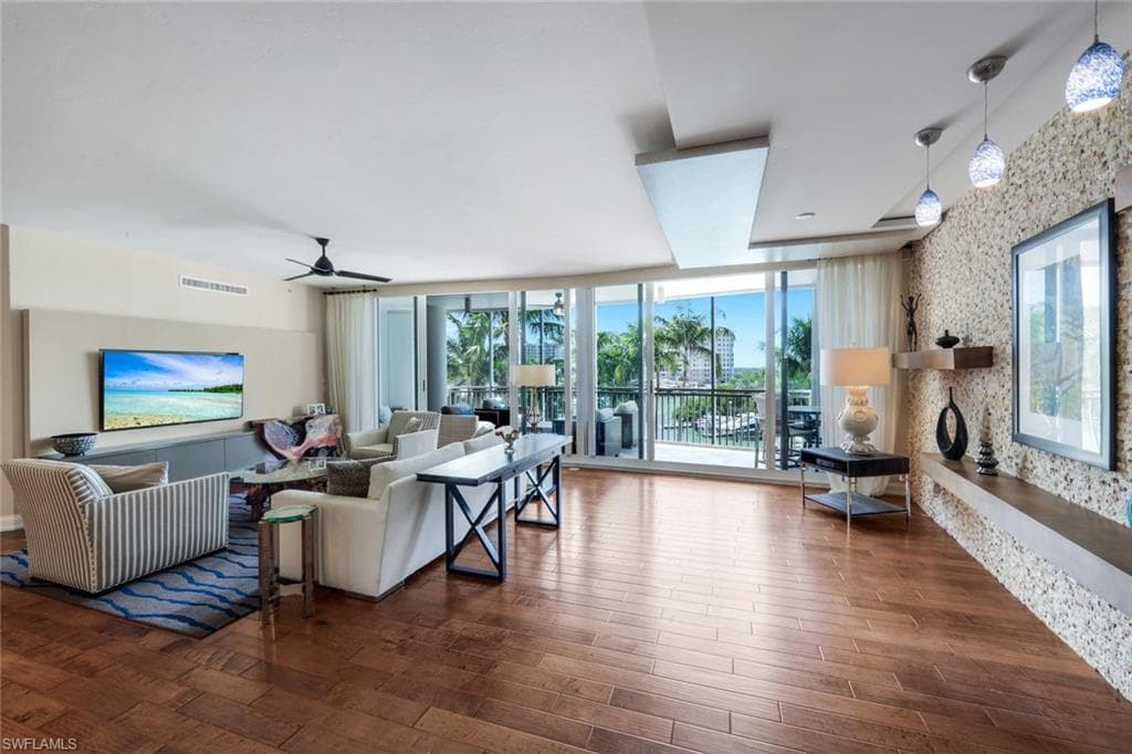 13675 Vanderbilt DR 406-5