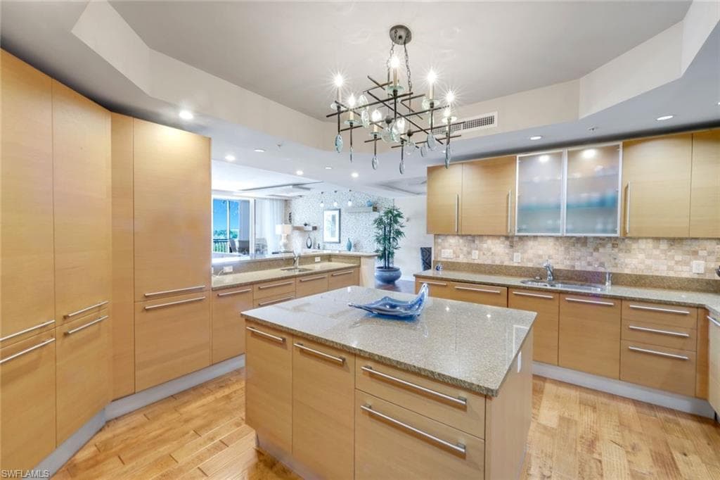 13675 Vanderbilt DR 406-9