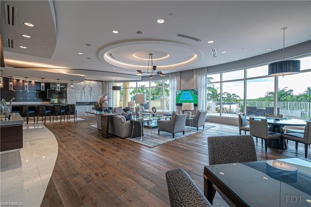 13675 Vanderbilt DR 406-35
