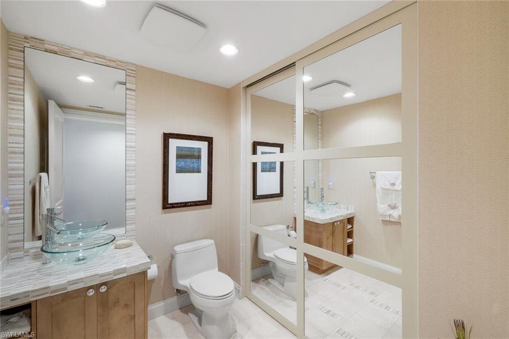 13675 Vanderbilt DR 406-25