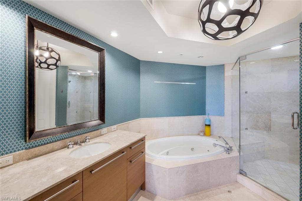 13675 Vanderbilt DR 406-21