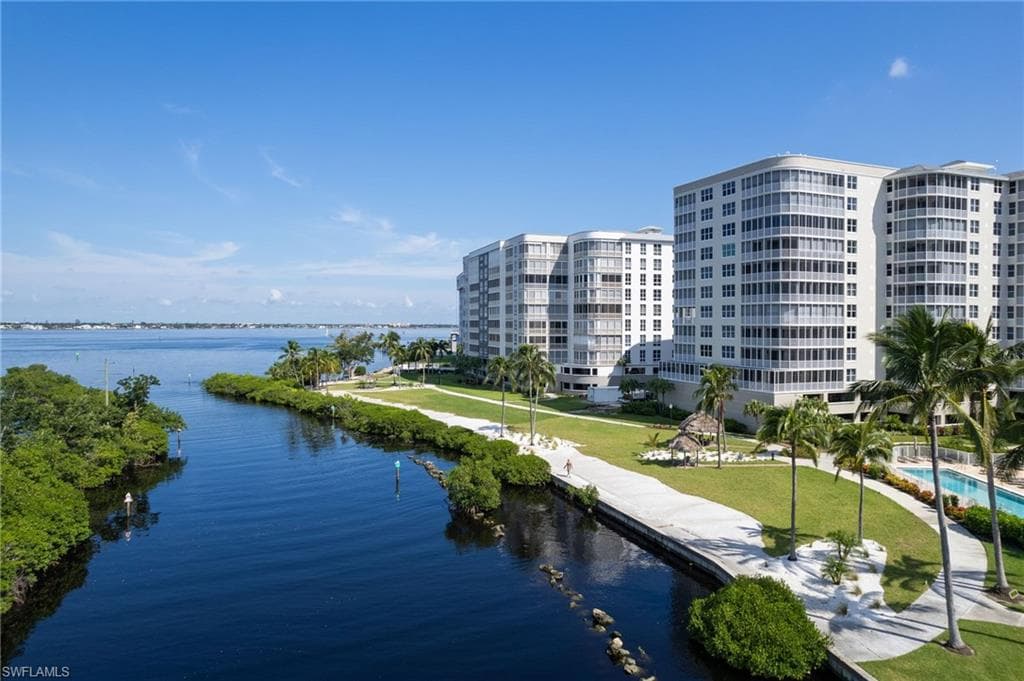 14250 Royal Harbour CT 818-32