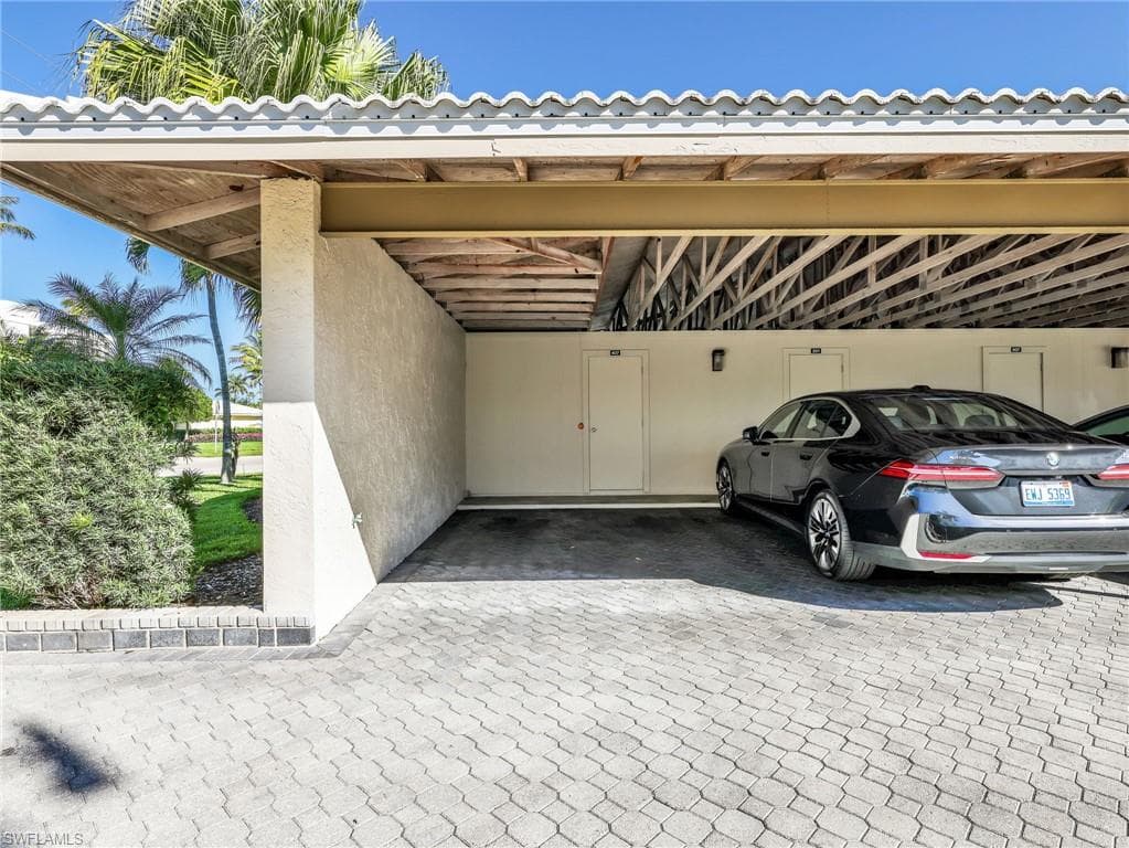 2150 Gulf Shore BLVD N 407-32