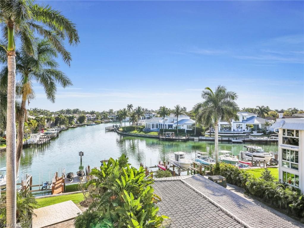 2150 Gulf Shore BLVD N 407-1