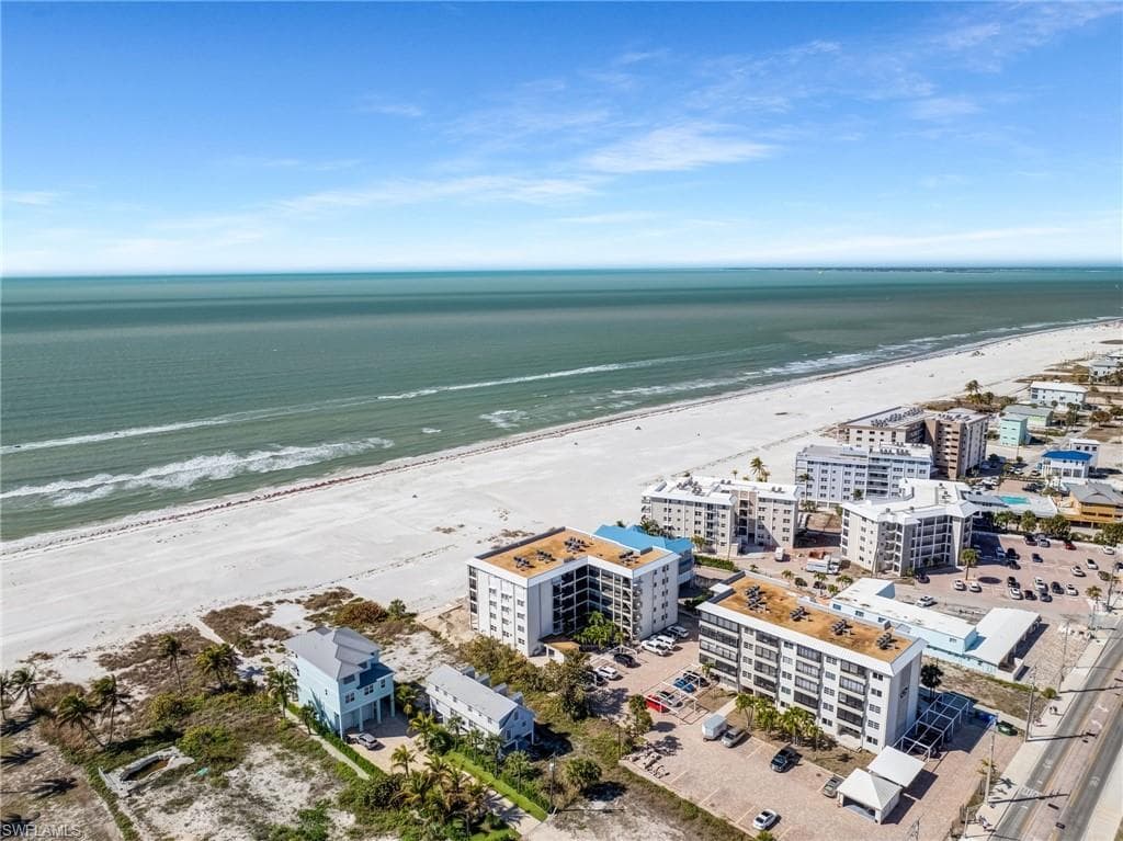 2650 Estero BLVD 504-33