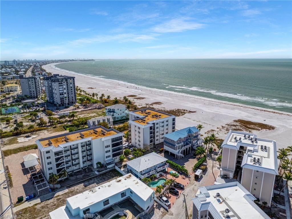 2650 Estero BLVD 504-28
