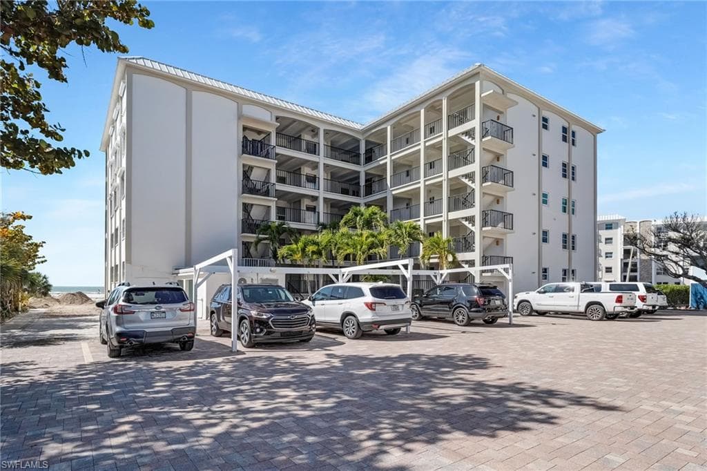 2650 Estero BLVD 504-27