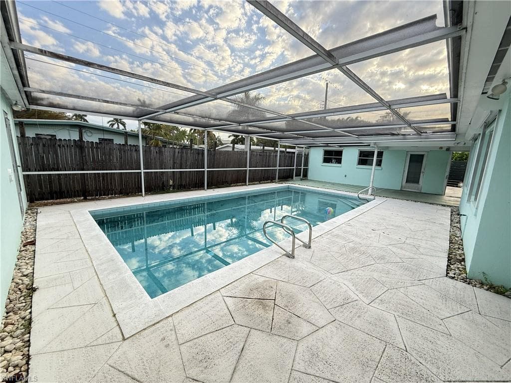 1534 Ricardo AVE-22
