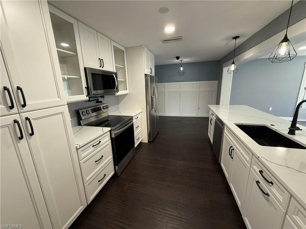 1534 Ricardo AVE-7