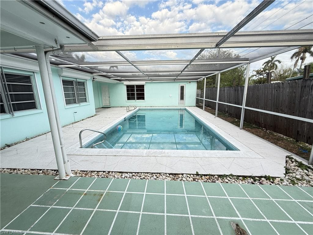 1534 Ricardo AVE-20