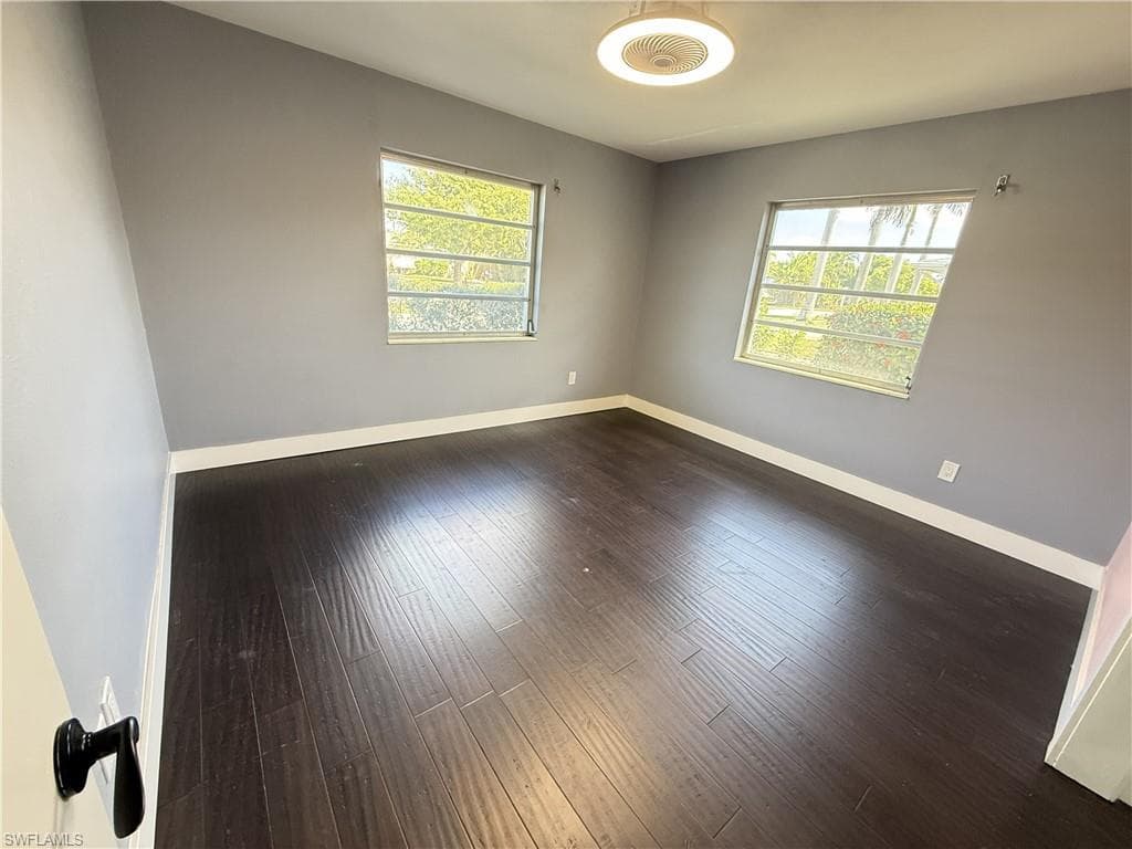 1534 Ricardo AVE-10