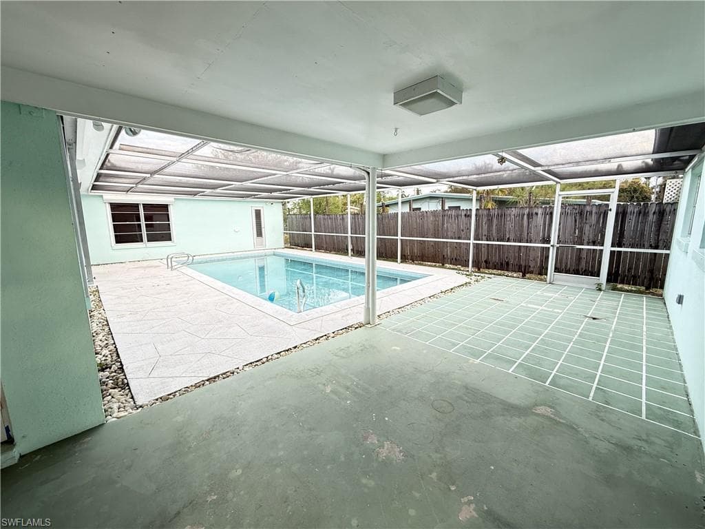 1534 Ricardo AVE-19