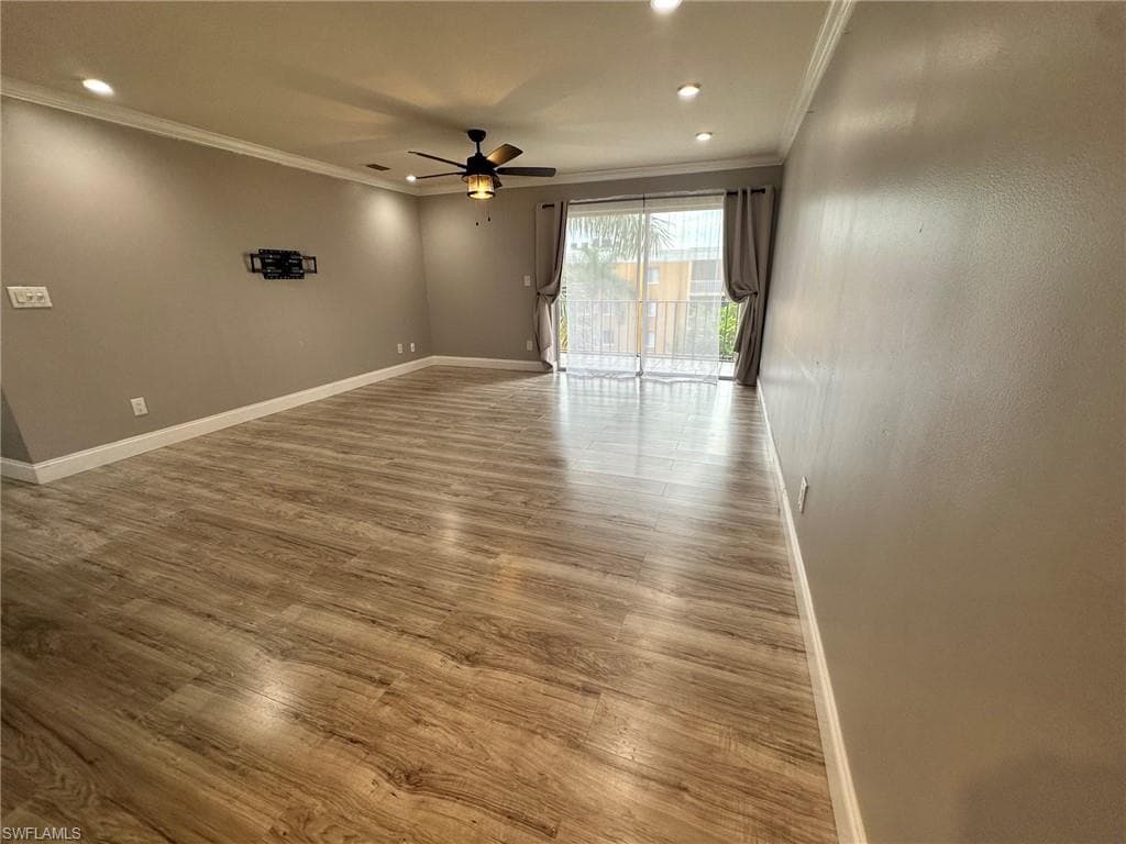 2366 Mall DR 514-17