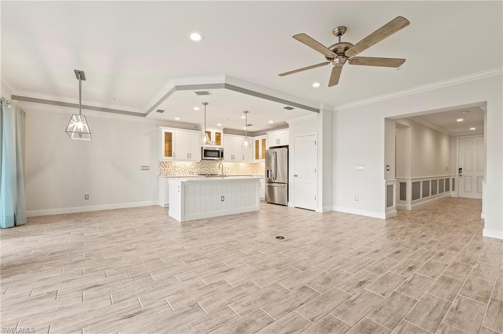 6954 Avalon CIR 703-3