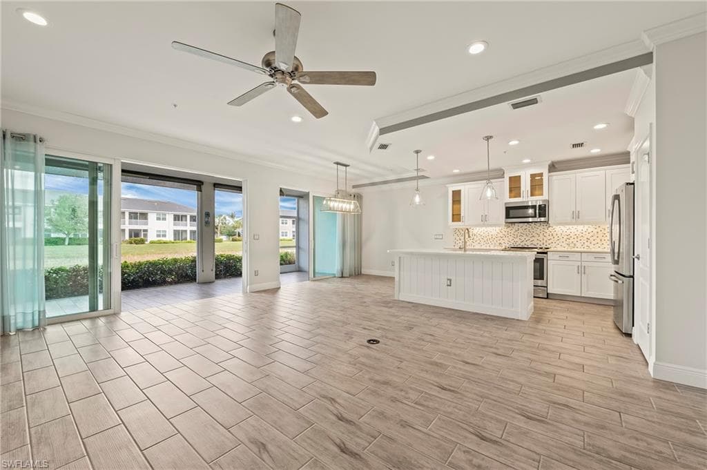 6954 Avalon CIR 703-1