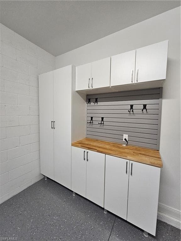 6954 Avalon CIR 703-14