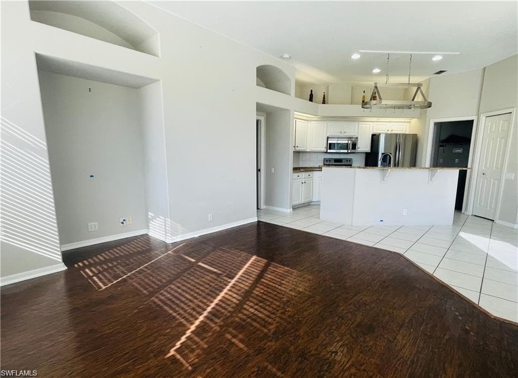 2271 Eaton Lake CT-5