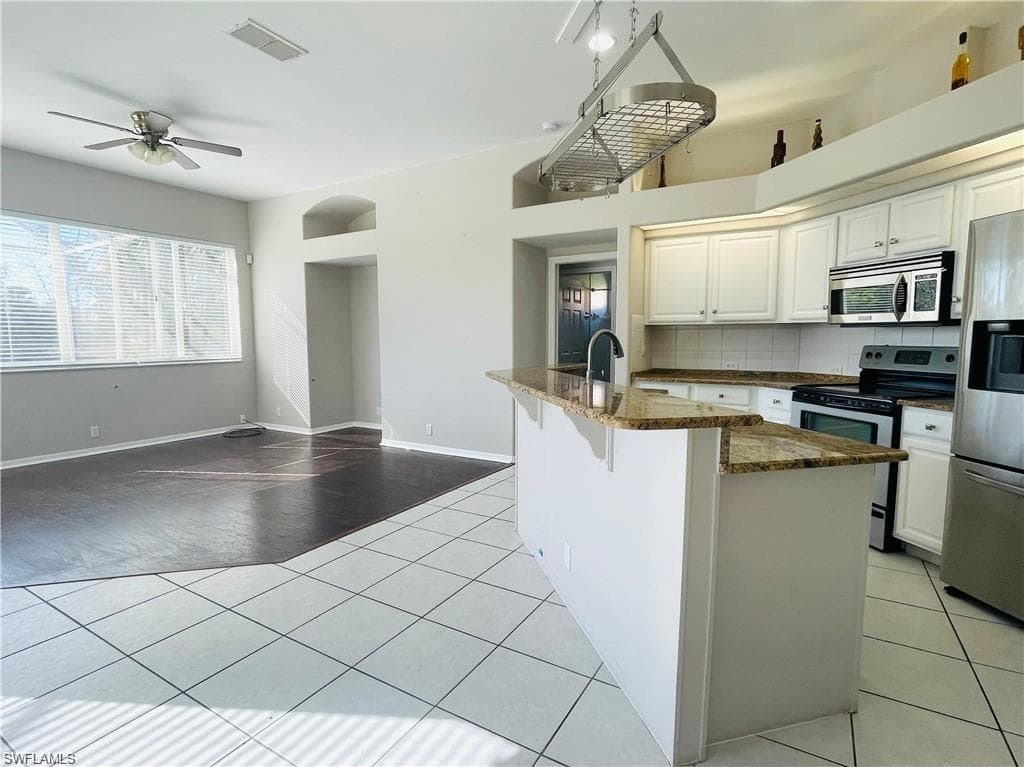 2271 Eaton Lake CT-8