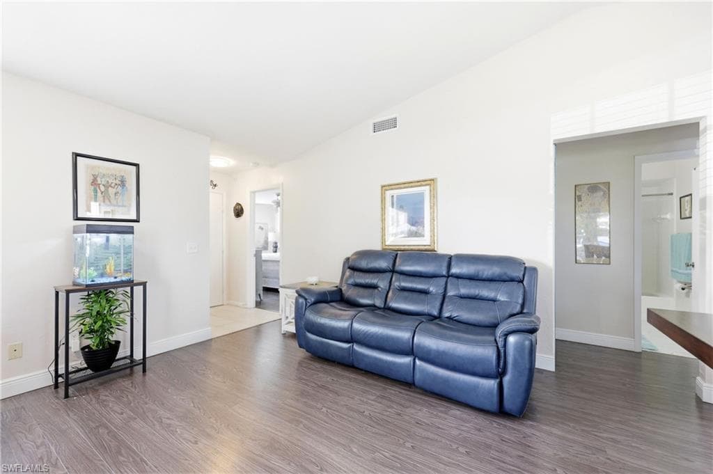 10548 Quincy CT-9