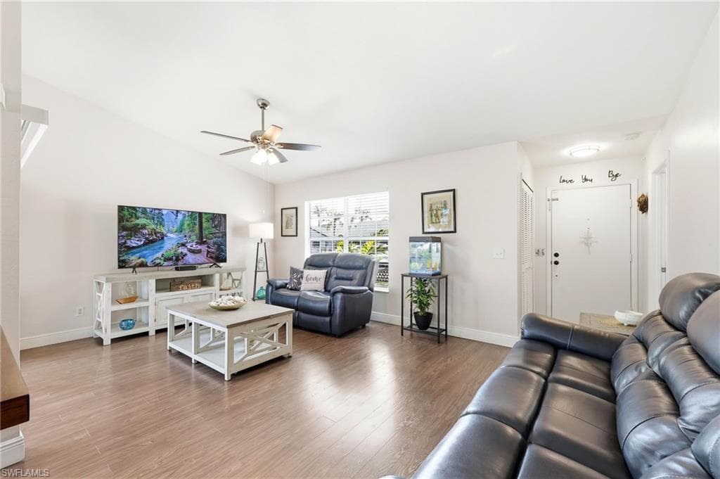 10548 Quincy CT-8