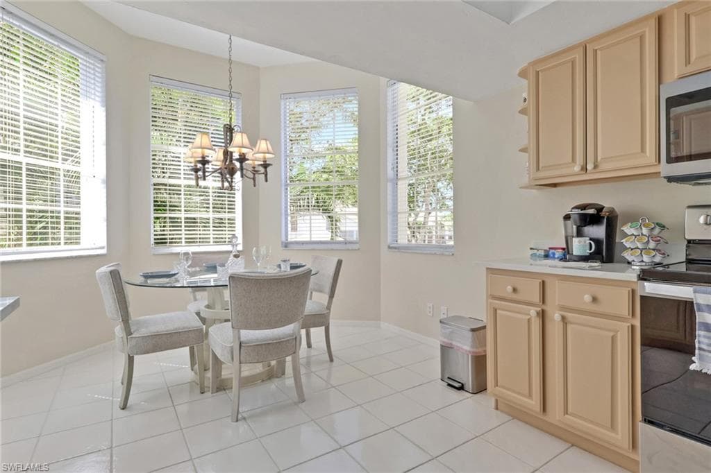 15116 Royal Fern CT B200-9