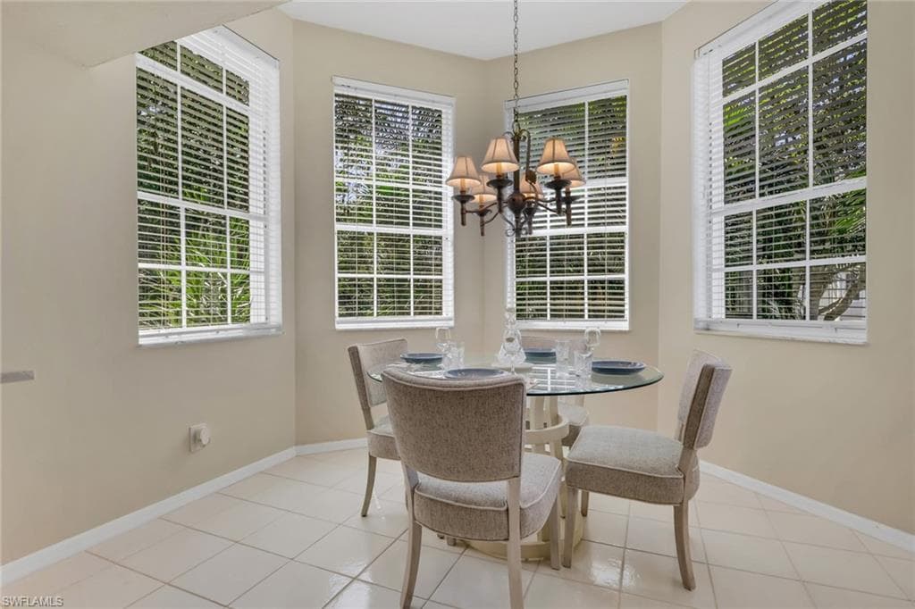 15116 Royal Fern CT B200-10