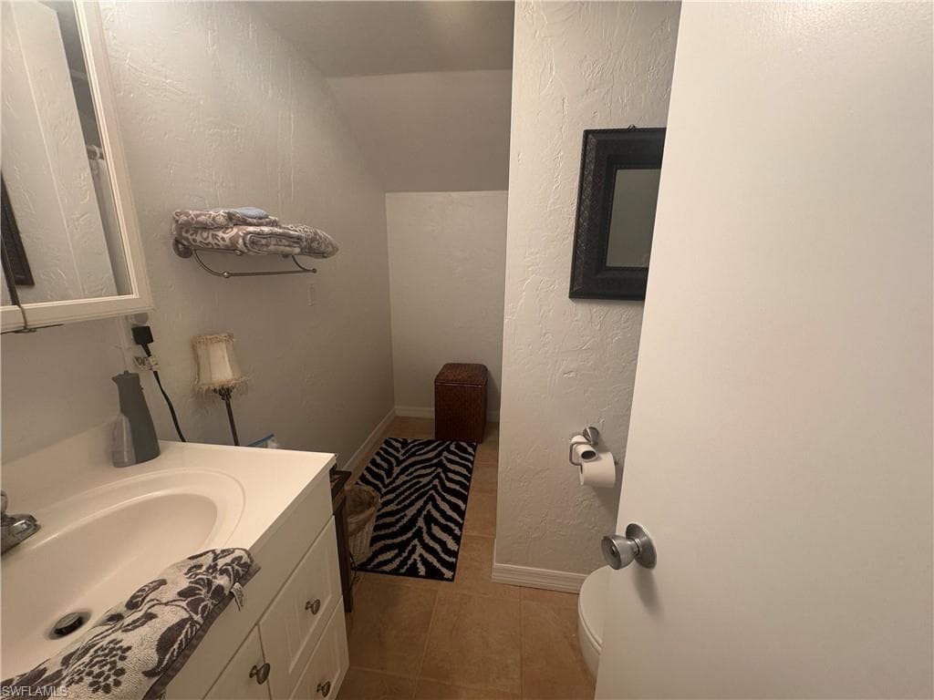 201 White Pelican DR-18