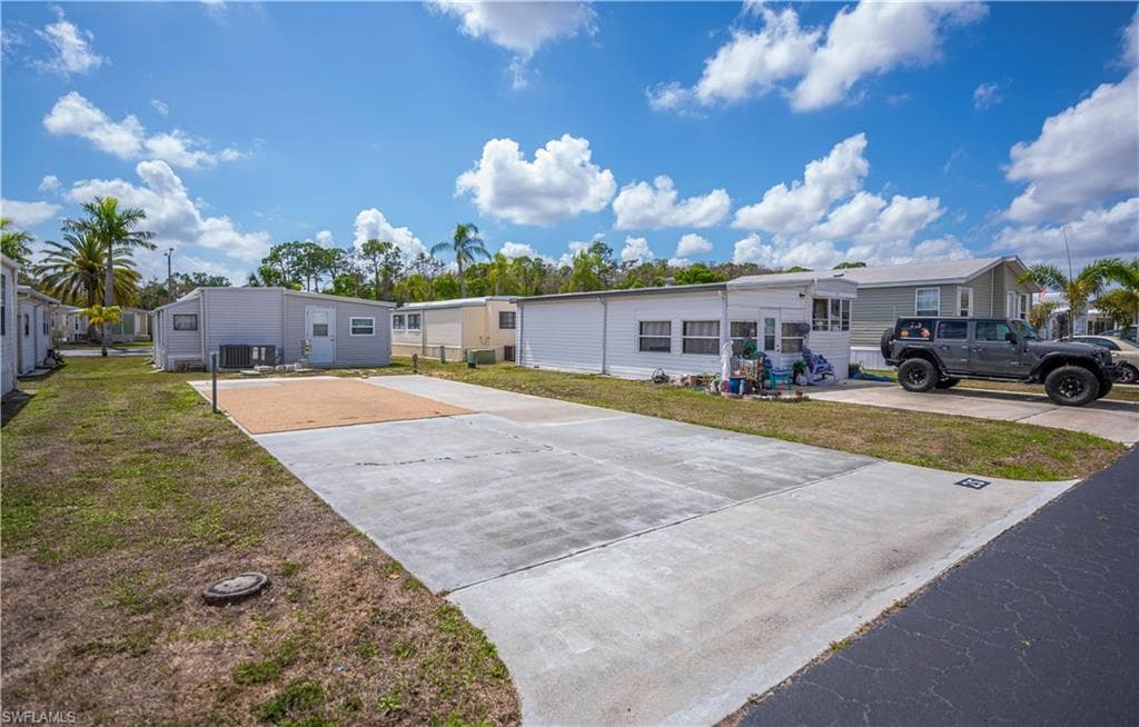 25 La Fonda LN-2