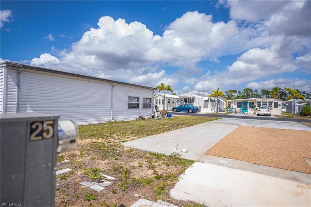 25 La Fonda LN-6