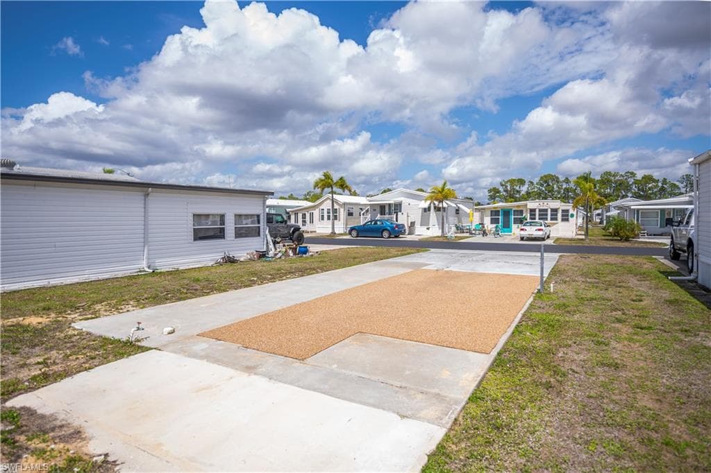 25 La Fonda LN-4
